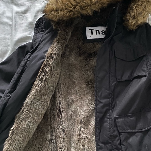 Tna Parka. Like new - Picture 3 of 4